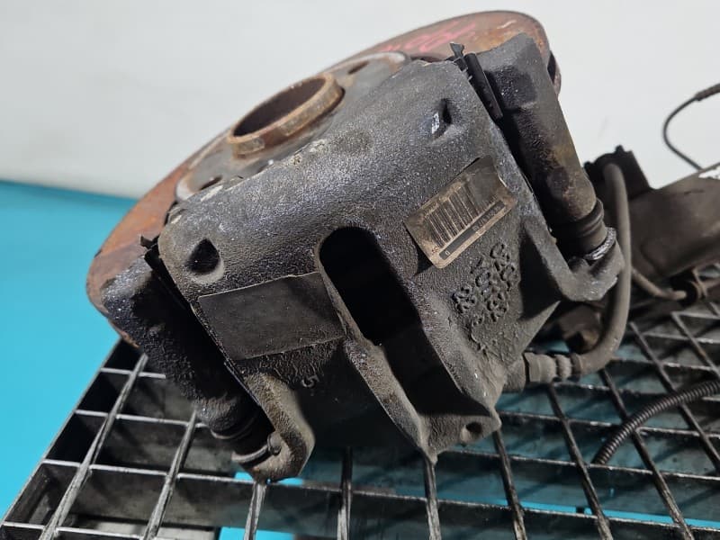 Zacisk przód prawy Citroen C3 III 16-24 1,2 12V