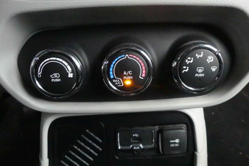 Konsola panel nawiewu Jeep Renegade 14- 07356349040 838010Z