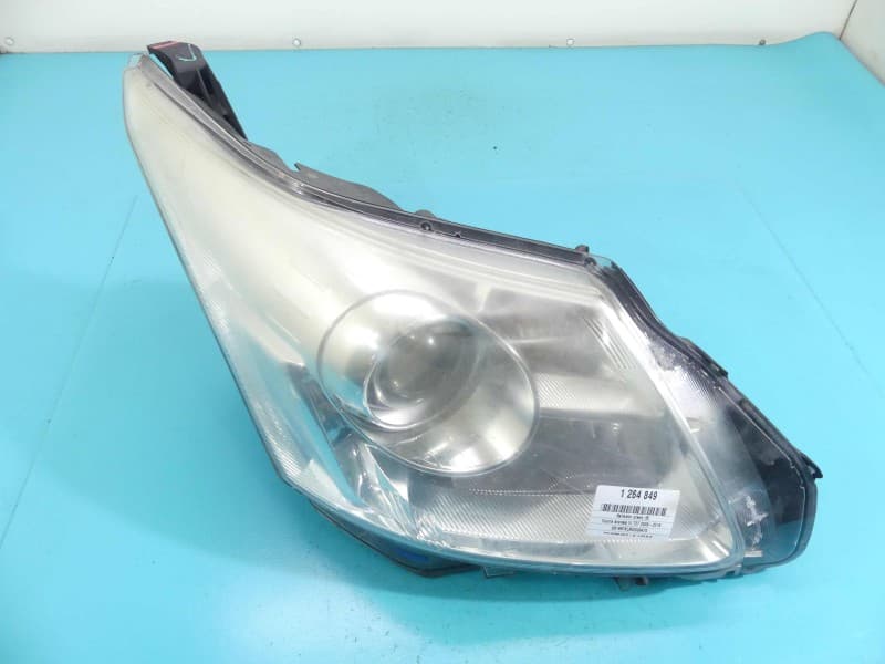 Reflektor prawy lampa przód Toyota Avensis III T27 EUROPA 81126-05310