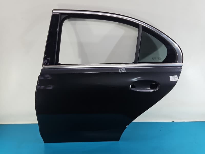 Drzwi tył lewe Mercedes W206 sedan 4d 831