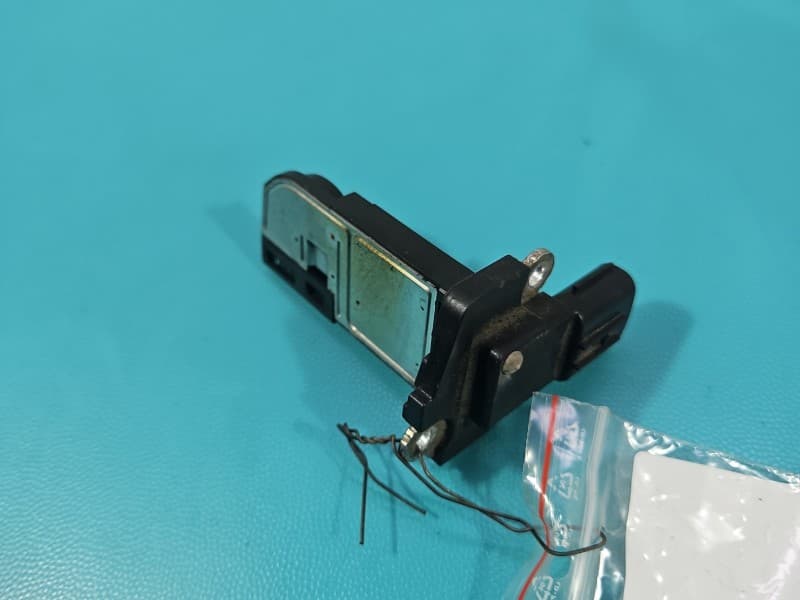 Przepływomierz Toyota Avensis III T27 2,2 D4D 5pin 22204-26010