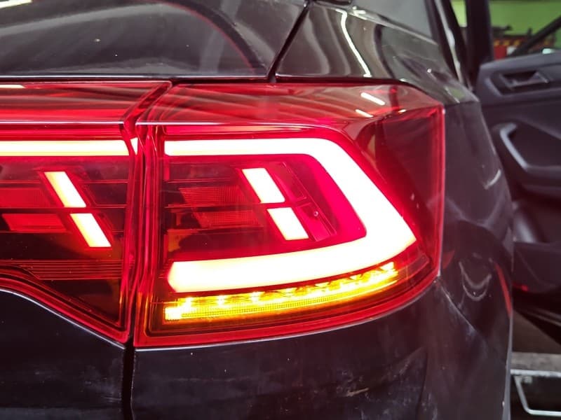 Lampa tył prawa błotnika Vw T-Roc HB EUROPA 2GA945208B