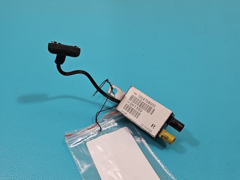 Wzmacniacz Tesla Model S 100479800C