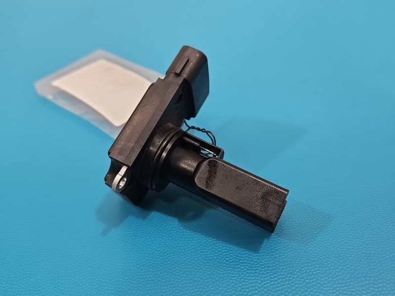 Przepływomierz Toyota Corolla Verso I 2,0 D4D 5-PIN 22204-27010 AFH70M-23