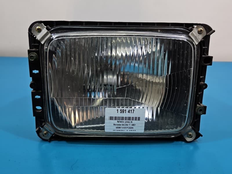 Reflektor prawy lampa przód Mercedes KACZKA T1 W601 EUROPA