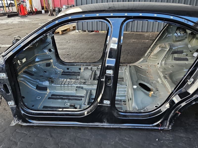 Próg lewy SŁUPEK ŚRODKOWY B Opel Mokka B 20- HB 5d KTV