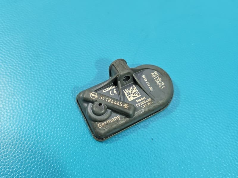 Czujnik ciśnienia opon Opel Astra V K 39186445 TPMS