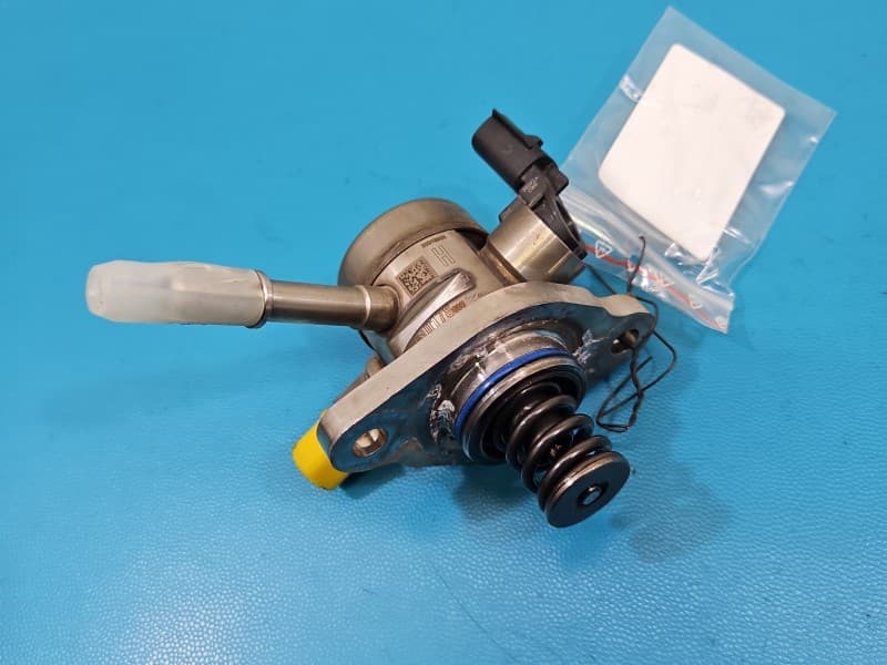 pompka Pompa paliwa Opel Astra V K 1,2 12V 55510178000