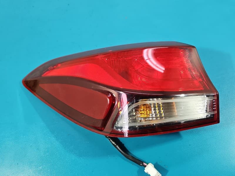 Lampa tył lewa błotnika Hyundai I30 III 16- kombi EUROPA 92401-G4