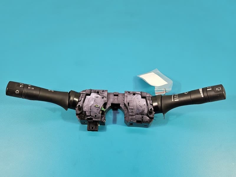 Przełącznik zespolony Nissan Juke I F15 10-19