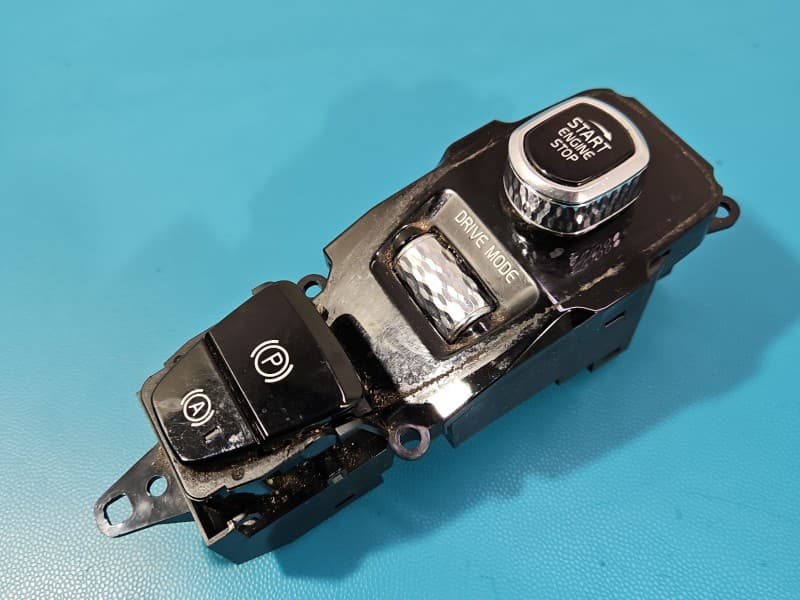 Przełącznik hamulca ręcznego Volvo XC60 II 17- P31443818