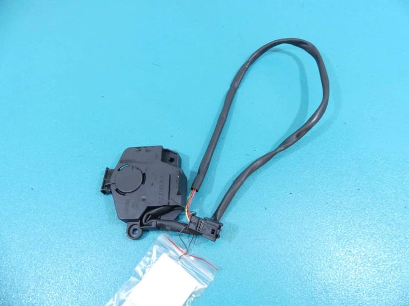 Mercedes SLK III R172 11- Czujnik 4PIN WYŁĄCZNIK KRAŃCOWY A1728208510