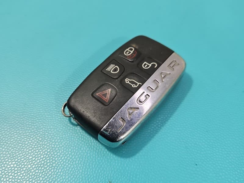 PILOT KLUCZYK KEYLESS Jaguar F-Pace 16-