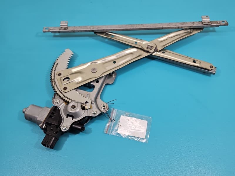 Podnośnik przód lewy SZYBY WINDA 5713A085 105120 A-022 Peugeot 4007 6 PIN 5d HB