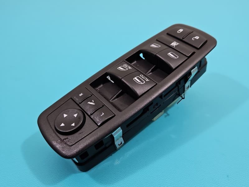 Przełącznik szyb Jeep Grand Cherokee IV WK2 EU 68184803AA 10099224