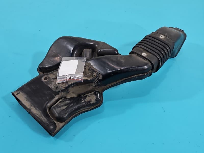 KIEROWNICA Wlot powietrza Mitsubishi ASX 10- 1,6 16v 1505A479