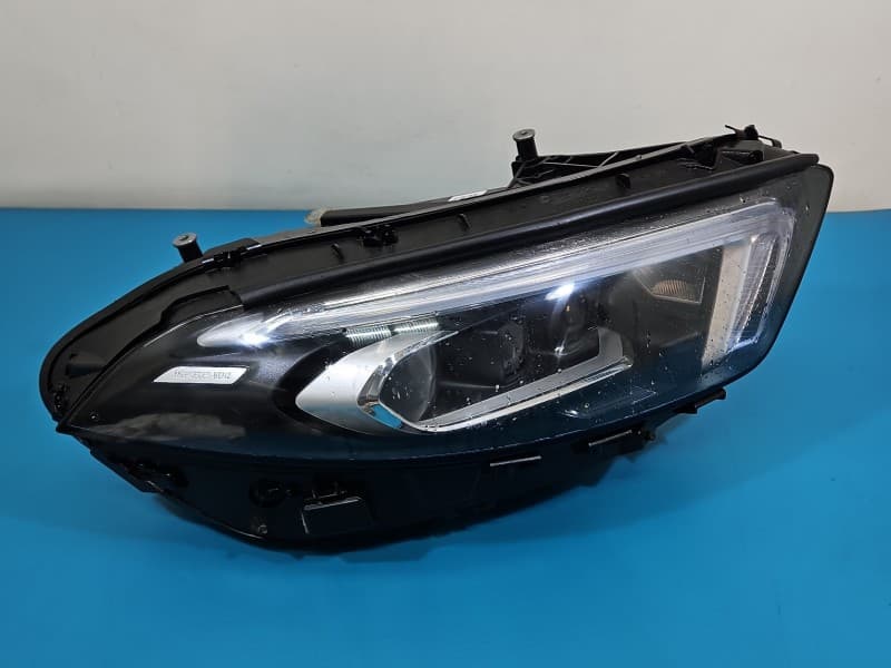 Reflektor prawy lampa przód Mercedes W177 EUROPA A1779062605