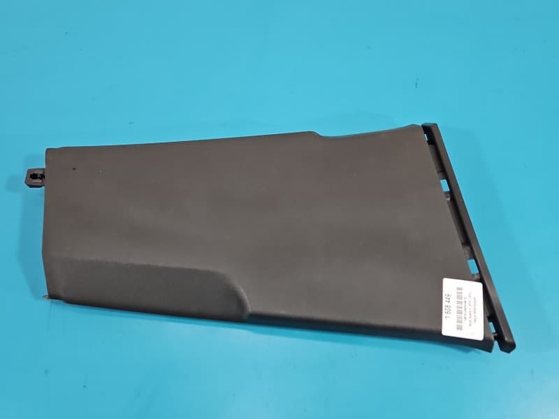 Osłona ZAŚLEPKA PLASTIK OSŁONA SŁUPKA PRAWA Skoda Superb III 3V0867282B