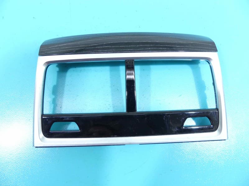 Listwa dekor deski BMW G11 G12 09499-000 DEKOR KRATKI TYŁ Z TUNELU ŚRODKOWEGO
