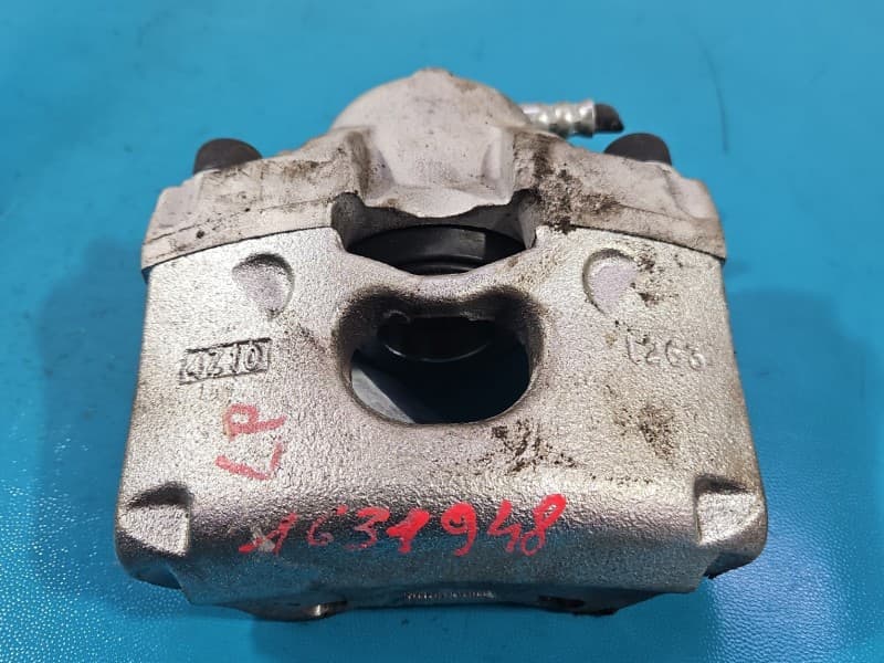 Zacisk przód lewy Opel Vectra C 2,0 dti