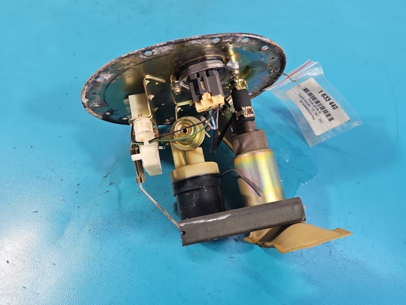 pompka Pompa paliwa Toyota Avensis I T22 2,0 16V 5pin