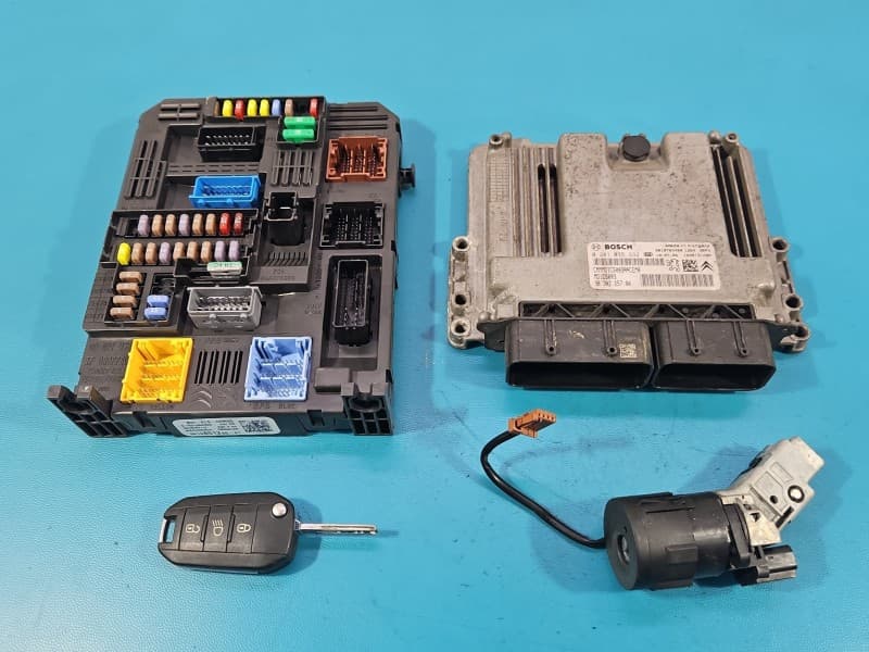 Komputer Sterownik silnika Peugeot 308 II T9 1,5 hdi 0281035332 9830225780 9819851280-01