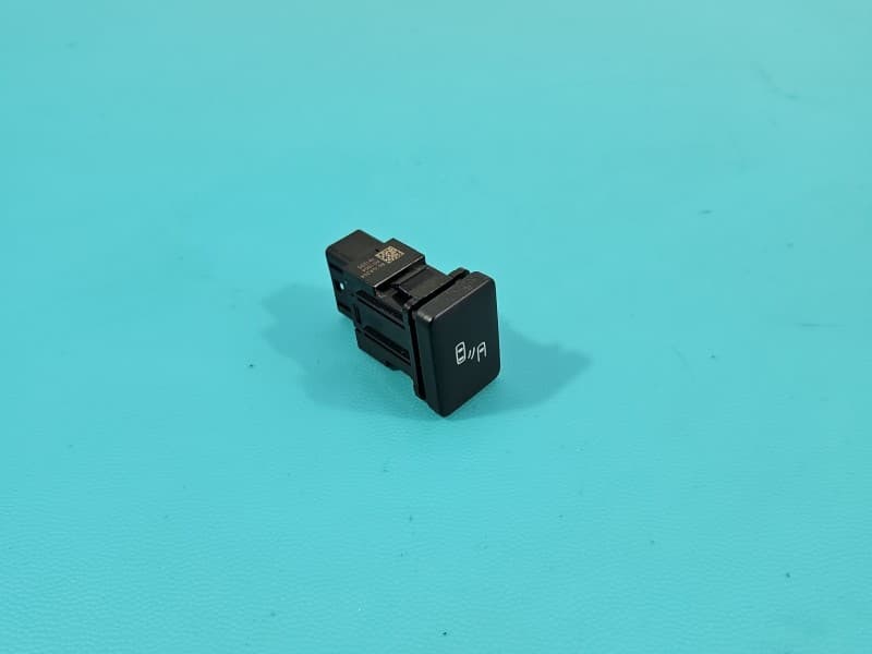 Przełącznik przełącznik martwego pola Mitsubishi Outlander III 12-22 8610A204