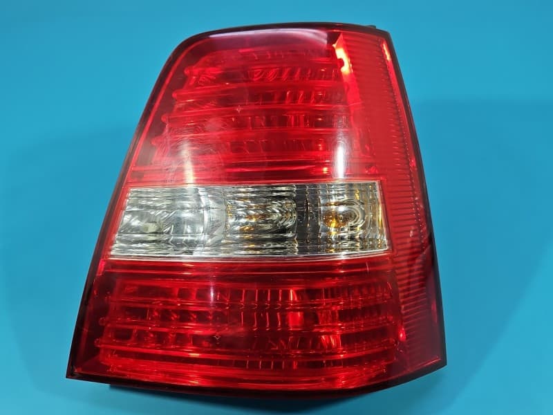 Lampa tył prawa błotnika Kia Sorento I 03-09 HB EUROPA