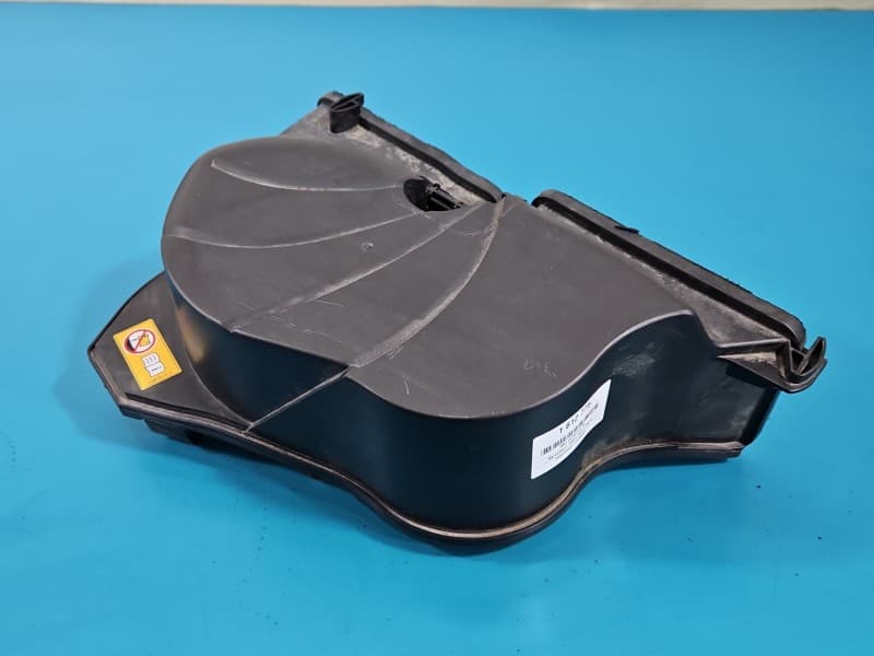 KIEROWNICA Wlot powietrza Mercedes W204 2.2 CDI A2048303303