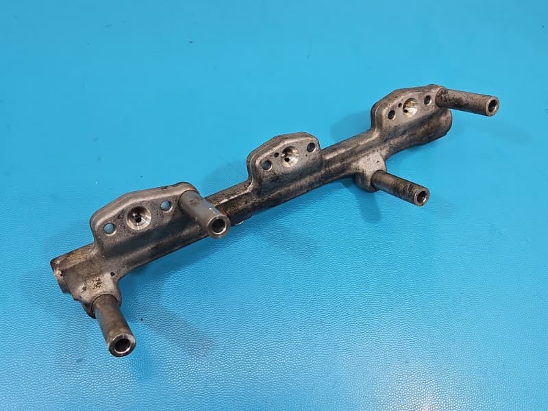Listwa wtryskowa CZUJNIKI BMW G14 G15 G16 3,0 R6 8665635