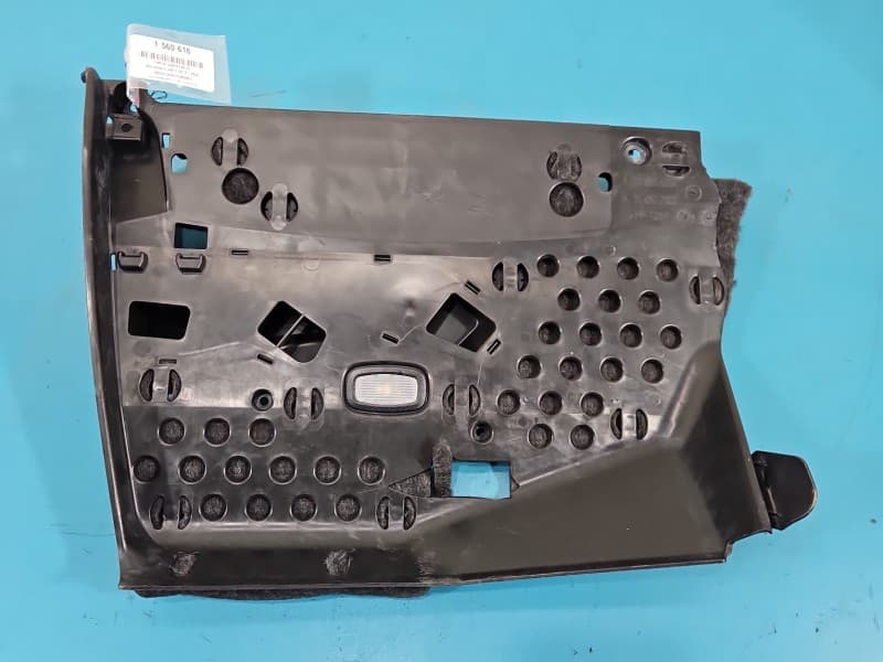 Osłona ZAŚLEPKA PLASTIK OSŁONA DESKI KONSOLI DOLNA Mercedes W213 A2136805206 A2386807302