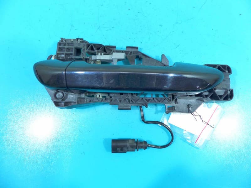 Klamka przód prawa zewnętrzna Vw Passat CC 3C8839886 czarny LC9X