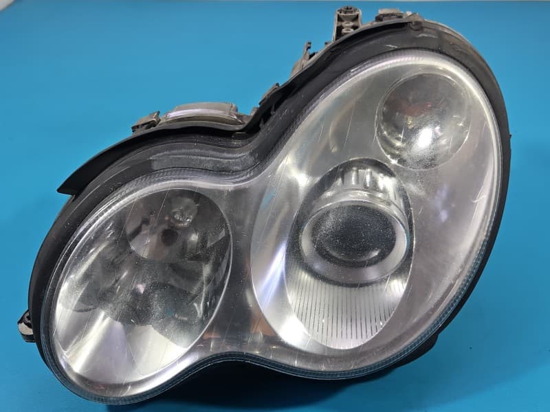 Reflektor lewy lampa przód Mercedes W203 EUROPA A2038203559 A30116627715