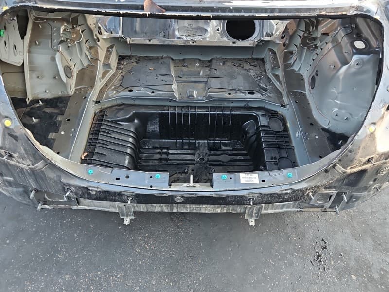 Pas tylny podłoga wanna bagażnika Mercedes W206 sedan