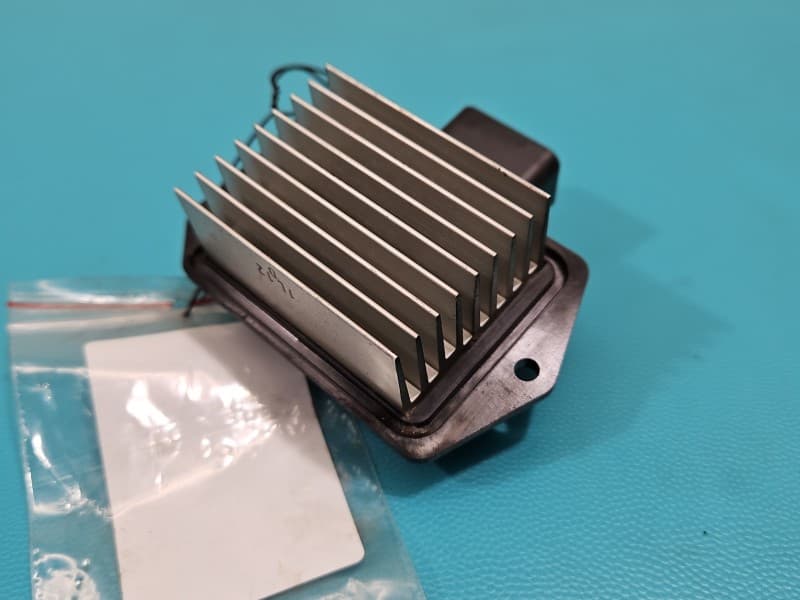 Opornik rezystor Toyota Land Cruiser J200 07- 499300-2230