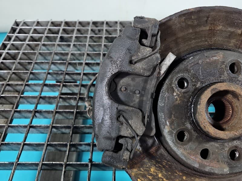 Zacisk przód lewy Opel Meriva A 1,7 cdti