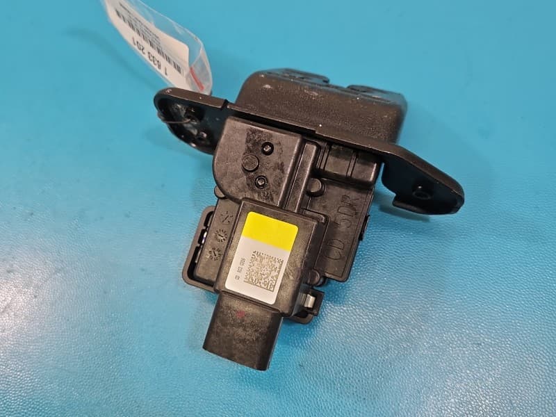 Zamek klapy tył Kia Ceed III 18-21 HB Kia OE 5pin 13921-00010
