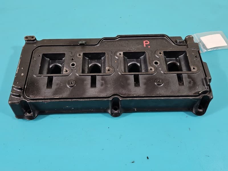 Pokrywa zaworów Audi A8 D2 4,2 V8 ABZ 077103472D