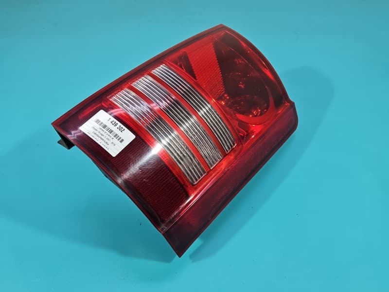 Lampa tył prawa błotnika Chrysler Voyager V 07-16 HB EUROPA 30235645