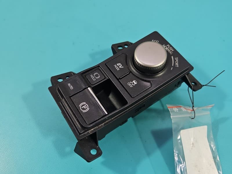Przełącznik hamulca ręcznego LEXUS NX I 14-21 75H322