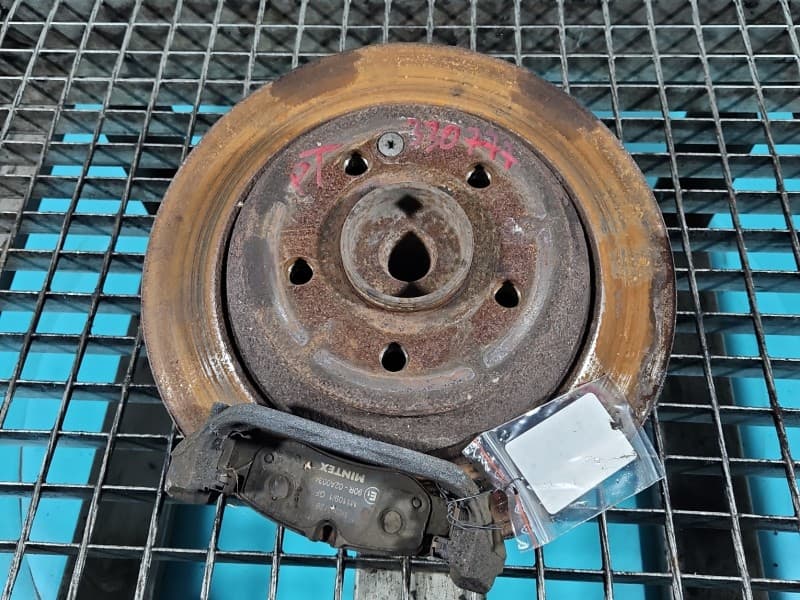 Piasta koła tył prawa zwrotnica łożysko Mercedes Vito W447 14- 1,75 cdi