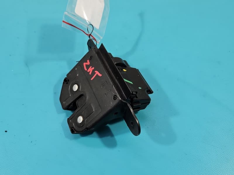 Zamek klapy tył Jeep Renegade 14- HB 4 pin