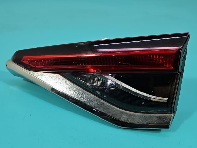 Lampa tył prawa klapy Toyota Corolla E21 19- sedan EUROPA 81580-02C31