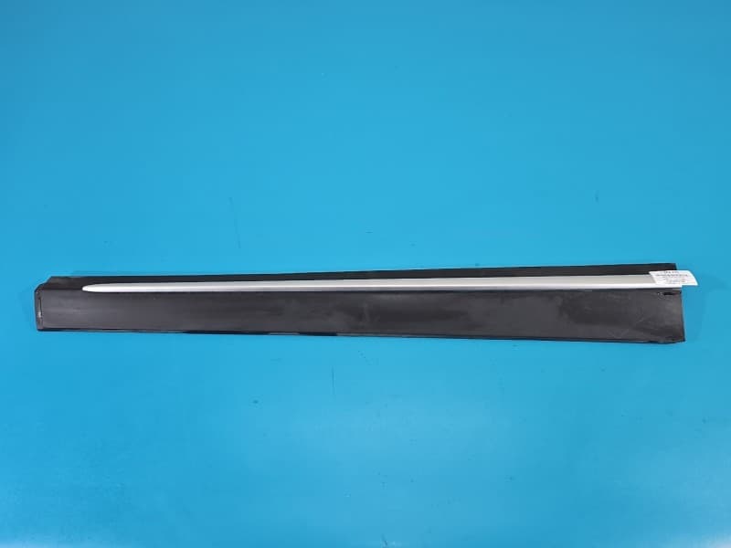 Listwa drzwi przód lewa Mazda CX-3 14-21 D10E-51RB1
