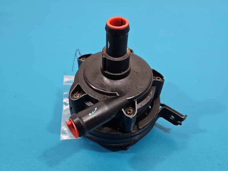 Pompka obiegu wody pompa Opel Insignia B 2,0 cdti 39186215