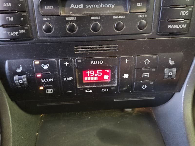 Konsola panel nawiewu Audi A4 B5 8D0820043P