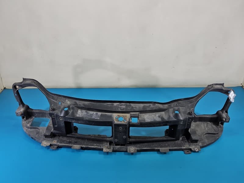 WZMOCNIENIE CZOŁOWE Pas przedni Renault Trafic II 8200106571