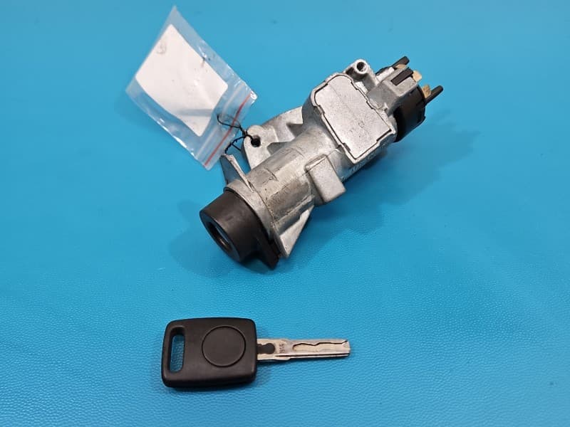 Stacyjka KLUCZYK WKŁADKA Audi A4 B5 4D0905851E