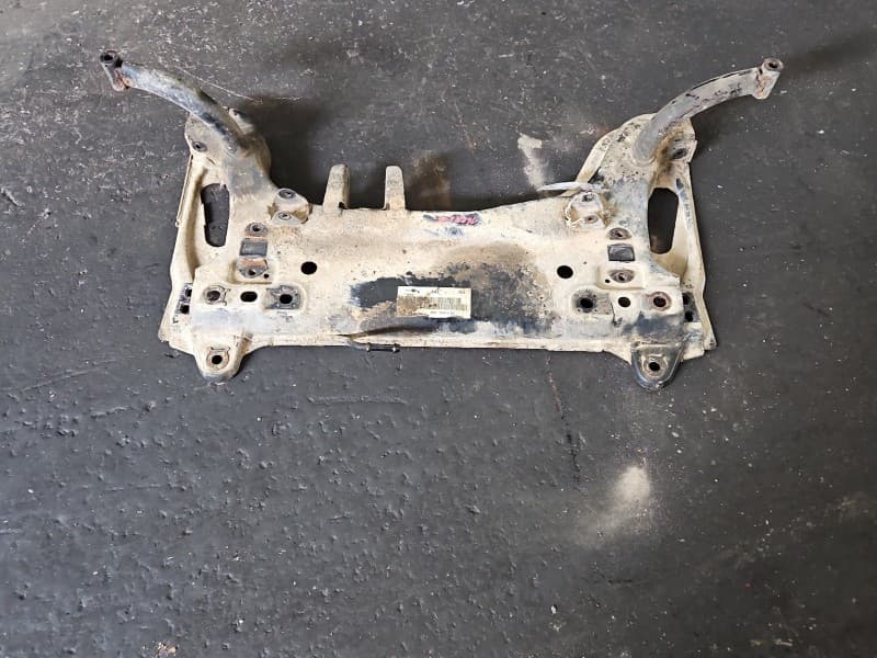 WÓZEK KOŁYSKA TRAWERS Sanki Belka silnika Ford Fiesta Mk6 1,3 8V