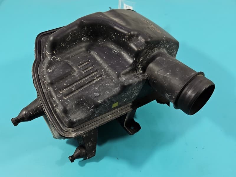 Obudowa filtra powietrza Nissan Qashqai I J10 06-13 1,6 16V HR16DE 1021725S01